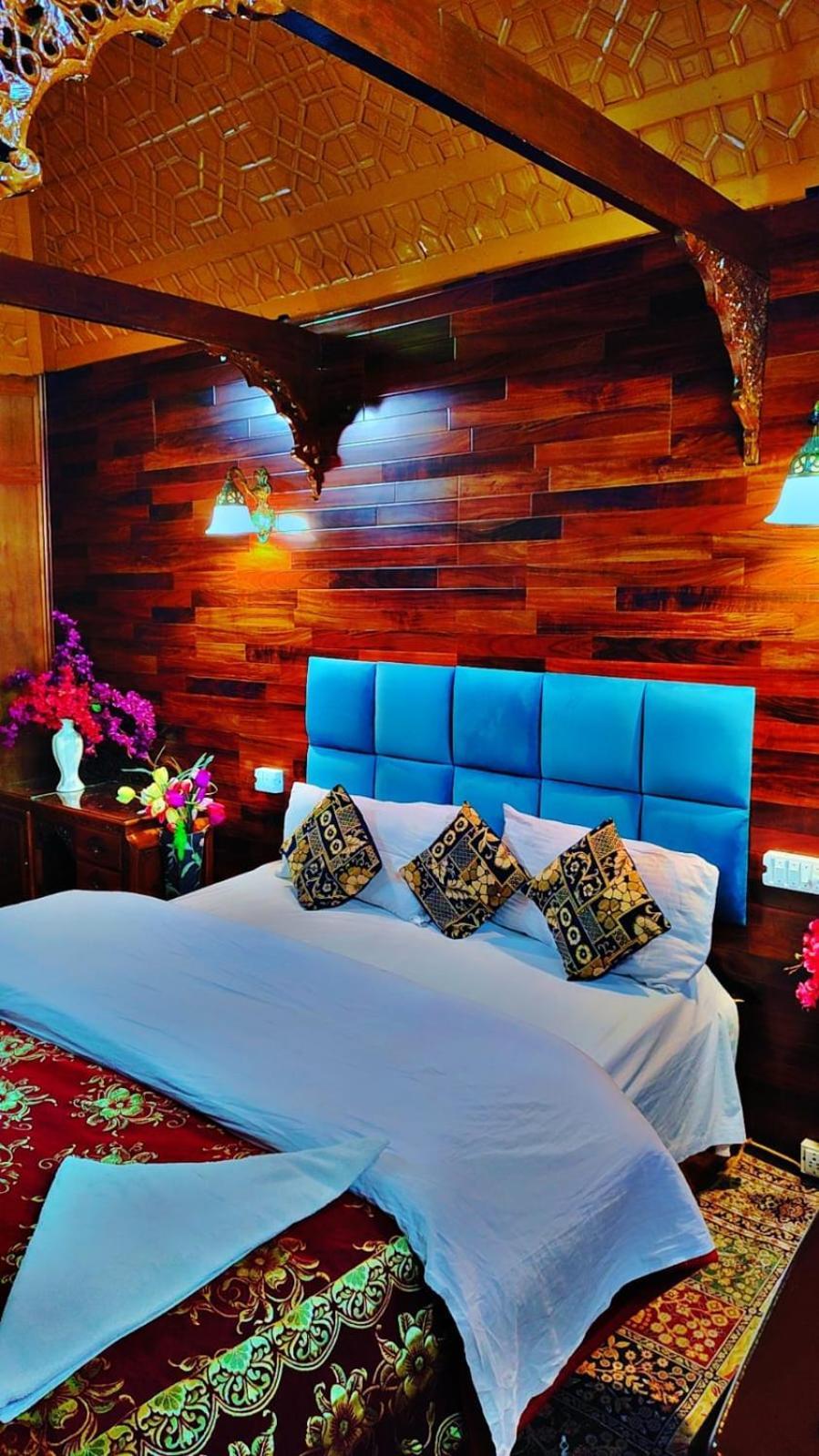 New Lakes Crown Group Of Houseboats Srinagar  Luaran gambar