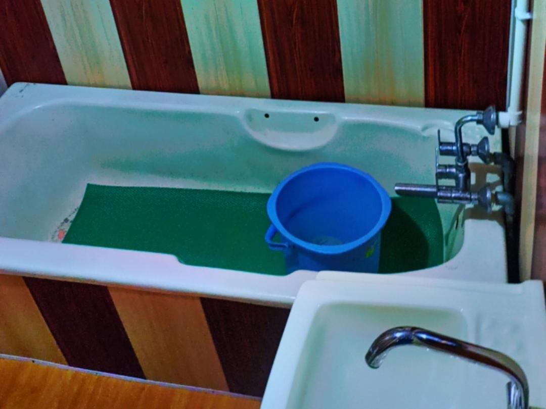 New Lakes Crown Group Of Houseboats Srinagar  Bilik gambar